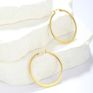 Großhandel Günstige Schmuck Vergoldete Ring Frauen Mode Classic Delicate Hot-Sell Einfache Big Circle Creolen Daily Party - Product Image 2