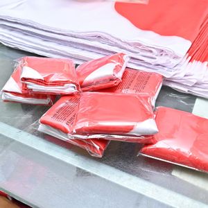 Bandera colgante de doble capa YF para equipos de fútbol, diseño de logotipo personalizado, regalo para clubes deportivos - Product Image 5