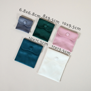 กล่องใส่เครื่องประดับกำมะหยี่สีดำเขียวแบบกำมะหยี่พร้อมโลโก้สั่งทำพิเศษ Glampkg  ซองกำมะหยี่สีทอง  กระเป๋าใส่สร้อยคอไมโครไฟเบอร์  พร้อมกระดุมแป๊ก - Product Image 2
