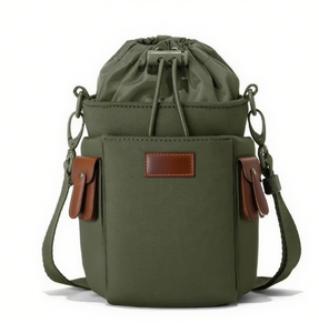 กระเป๋าสะพายข้างแบบกันน้ำขนาด 40 ออนซ์ รุ่นคัสตอมดีลักซ์ พร้อมช่องใส่ขวดน้ำแบบมีฉนวนและสายสะพายไหล่ - Product Image 3