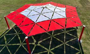 Voile d'<span class=keywords><strong>ombrage</strong></span> triangulaire personnalisée en couleur, motif et forme, <span class=keywords><strong>pour</strong></span> espaces commerciaux extérieurs, protection solaire élevée, tissu de qualité supérieure - Product Image 6