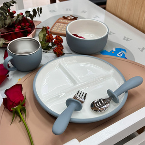 Nuevo diseño de <span class=keywords><strong>platos</strong></span> de porcelana dividida blanca clásica de 8 pulgadas con mangas de silicona para niños, microondas, lavavajillas, succión de bebé segura - Product Image 3