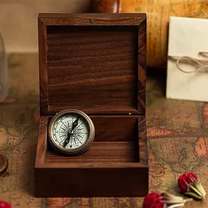 Lujo nogal color natural imán tapa abatible caja sello de madera foto pluma caja de embalaje de regalo