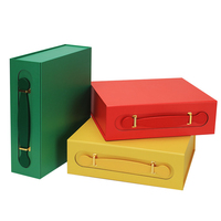 Boîte cadeau magnétique de luxe personnalisée, foulard, vêtement, boîtes d'emballage cadeau magnétiques pliables avec poignée en cuir