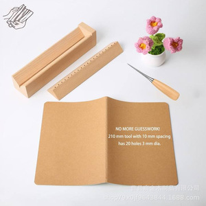 Carpeta de madera para documentos con múltiples orificios para encuadernación de papeles y organización de diarios, diseño moderno y sencillo - Product Image 4