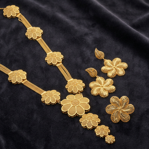 Conjunto de Joyería Larga de Moda Chapada en Oro de 14K, 18K, 24K al por Mayor, Collares Largos con Diseño Floral, Conjunto de Joyería Larga Chapada en Oro - Product Image 1