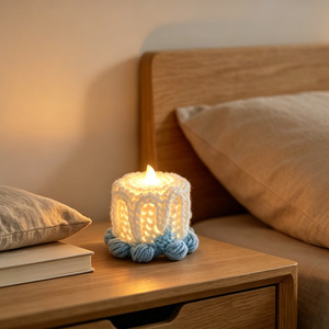 Pasteles navideños de ganchillo hechos a mano y velas luminosas, éxito de ventas transfronterizo. Hilo de ganchillo hecho a mano y personalizado - Product Image 3