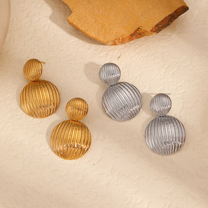 Pendientes de Bola Geométricos de Moda Europea y Americana, Oro de 18k, Plata, Acero de Titanio para Mujer, Joyería Elegante de Alta Gama - Product Image 3
