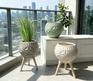 Pots de fleurs en céramique avec pieds en bois, ensemble de 2 jardinières minimalistes pour plantes vertes - Product Image 1