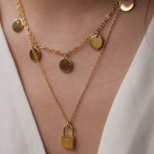 Di tendenza in acciaio inox 18k oro placcato collana di blocco personalizzato lucchetto pendente inciso <span class=keywords><strong>old</strong></span> English lettera iniziale della collana - Product Image 5