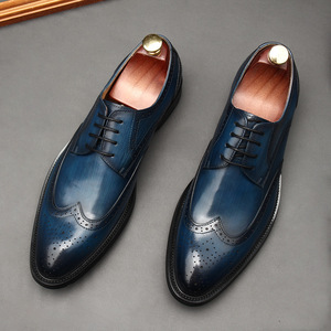 Nouvelles chaussures en cuir pour hommes en brocart gravé à bout pointu pour jeunes chaussures en cuir pour hommes de style britannique - Product Image 1