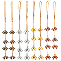 Clochettes de sorcière en fer plaqué sur mesure OEM de 26 mm avec corde en jute, clochettes suspendues style antique pour décoration de Noël, de porte, de mur, de maison et de jardin