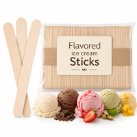 Bâtonnets de crème glacée aromatisés en bois, disponibles en plusieurs saveurs, à associer librement avec la crème glacée pour un mélange de saveurs délicieux.