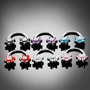 Nouvelles bagues en titane G23 avec cristaux en forme de fleur, pour le nez, les oreilles, le <span class=keywords><strong>tragus</strong></span>, le daith, le cartilage, bijoux de piercing - Product Image 2