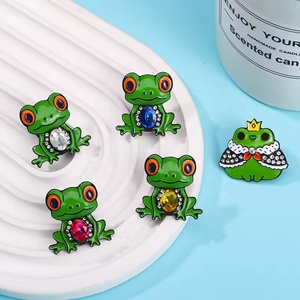 Spille da bavero in smalto personalizzate con design di fabbrica, a tema anfibi e animali acquatici, distintivi e spille personalizzate per donna - Product Image 1
