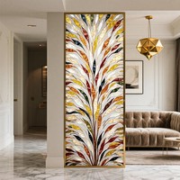 Paravent de luxe en verre artistique avec cadre en acier inoxydable doré PVD sur mesure et cloison émaillée pour suite, bar, tour, hôtel et design d'intérieur