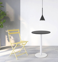 Base de table de salle à manger de couleur blanche pure douce avec dessus de table en mélamine Chaise de salle à manger en plastique et bois