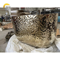 Mostrador de Recepción Curvo Personalizado CL337 con Superficie de Ondas de Agua, Barra de Forma Especial para Uso en Ingeniería con Acero Inoxidable