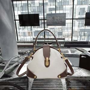 Bolso de mano de alta gama para mujer, bandolera de cadena versátil con diamantes, pequeño y cuadrado, 2025 - Product Image 2