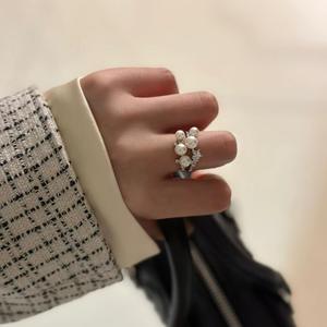 Exquisito Anillo de Plata Pura S925 con Perla en Forma de Estrella, Diseño Ajustable 'Estrella Cometa' con Característica Antideslustre, Estrella de los Deseos - Product Image 1