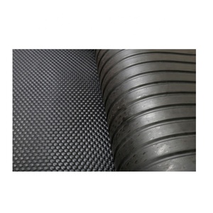 Plancher en <span class=keywords><strong>caoutchouc</strong></span> vulcanisé épais fait sur commande avec le tapis texturisé de stalle de cheval <span class=keywords><strong>pour</strong></span> des écuries de cheval - Product Image 1