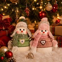 Poupée en peluche bonhomme de neige en coton de Noël avec écharpe et chapeau, décoration assise, cadeau doux