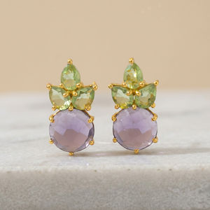Boucles d'oreilles exquises en plaqué or ornées d'un kaléidoscope de pierres précieuses boucles d'oreilles de travail en pierres violettes et vertes - Product Image 2