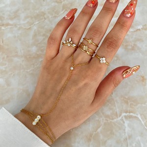 Pulsera <span class=keywords><strong>de</strong></span> Cadena para el Dedo con Trébol <span class=keywords><strong>de</strong></span> Tres Capas <span class=keywords><strong>de</strong></span> <span class=keywords><strong>Acero</strong></span> <span class=keywords><strong>Inoxidable</strong></span> Chapado en Oro PVD <span class=keywords><strong>de</strong></span> 18k con Zirconia, Joyería Impermeable <span class=keywords><strong>de</strong></span> Moda - Product Image 1
