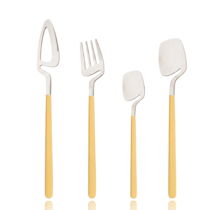 Ensemble d'ustensiles de service minimalistes en acier inoxydable avec manche brun clair, compatibles lave-vaisselle, pour usage professionnel - Product Image 1