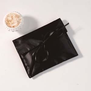 Bolsas de Regalo Ecológicas y Duraderas de Alta Calidad para Tiendas de Ropa, Bolsas de Embalaje con Sensación Premium, Sobres Personalizados de Satén de Seda con Solapa - Product Image 4