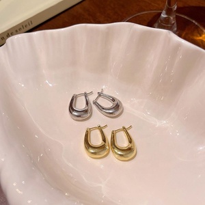Boucles d'oreilles créoles tendance en acier inoxydable doré, grandes, géométriques, audacieuses, ovales 3D, pour femme, idéales pour les soirées - Product Image 1
