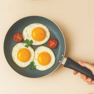 Ensemble de 2 poêles antiadhésives en acier inoxydable de qualité supérieure avec revêtement céramique antiadhésif, poignées résistantes à la chaleur, compatibles gaz et induction - Product Image 2