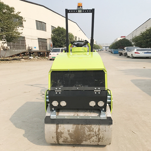 Rouleau compresseur diesel de 5 tonnes avec <span class=keywords><strong>buse</strong></span> de pulvérisation d'eau pour le compactage de l'asphalte - Product Image 1