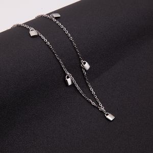 Collar de joyería de acero inoxidable simple que no <span class=keywords><strong>se</strong></span> deslustra, colgante de candado pequeño chapado en oro de 18 quilates, collar de estrangulamiento - Product Image 3