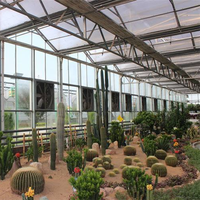 Grande serre moderne à travées multiples Serre de jardin à cadre en aluminium Serres d'extérieur en polycarbonate
