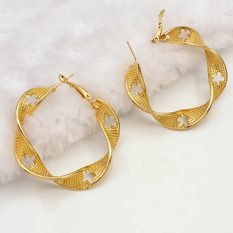 Hot Sale Star Design Gold Plated Classy Earrings Women Western Earring Chunky Gold Earrings