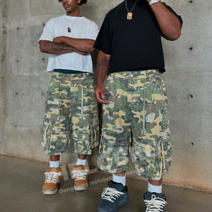 Pantaloncini Cargo Mimetici Personalizzati Oversize <span class=keywords><strong>con</strong></span> Strass e <span class=keywords><strong>Tasche</strong></span> Multiple per <span class=keywords><strong>Uomo</strong></span> - Product Image 2