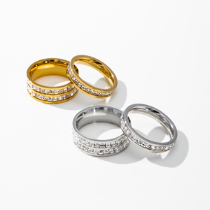 YF2723 Anello alla Moda Placcato Oro 18K a Doppio Strato con Zirconi, Anello in Acciaio Inossidabile con Diamanti, Gioielli - Product Image 5