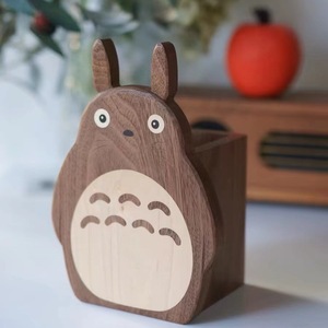 Porte-stylo Totoro en bois, boîte de rangement carrée en bois massif pour bureau, organisateur de bureau mignon de dessin animé pour étudiants - Product Image 1