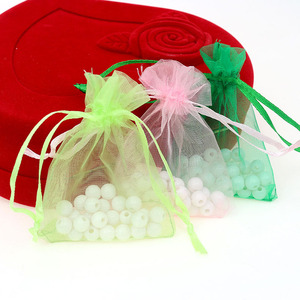 Pochette <span class=keywords><strong>en</strong></span> <span class=keywords><strong>tulle</strong></span> organza à cordon avec impression étoile et lune dorée et argentée métallisée faite à la main, sacs <span class=keywords><strong>en</strong></span> filet transparent pour cosmétiques, vente <span class=keywords><strong>en</strong></span> gros - Product Image 5