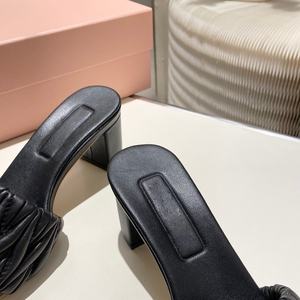 Sandalias y pantuflas de cuero genuino con logotipo personalizado, transpirables, acolchadas, ligeras, con suela plana, para mujer, de verano. - Product Image 3