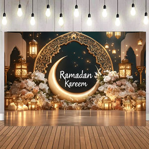 Fondale Ramadan Kareem Oro e Nero 2026 con Luna Dorata e Lanterne Floreali per Decorazioni Islamiche Musulmane del Ramadan ed Eid - Product Image 1