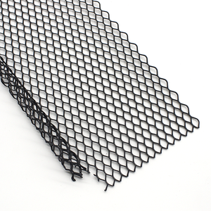 Malla de acero expandido perforada y soldada con recubrimiento de polvo negro para protección de canalones, bloqueo de desechos en todo tipo de clima para drenaje de techos - Product Image 1