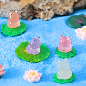 ขายตรงจากโรงงาน ของตกแต่งรูปกบเรซิ่นขนาดเล็ก เรืองแสงในที่มืด สีสันสดใส สำหรับตกแต่งสวนและบ้าน - Product Image 2