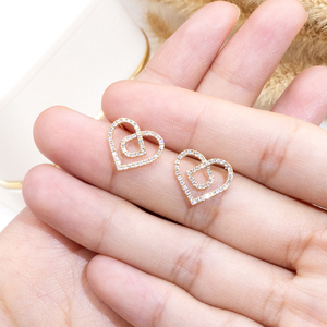 Boucles d'oreilles Messi Jewelry MSE-842 en or jaune 18 carats avec diamants ronds en forme de cœur pour femmes - Product Image 1