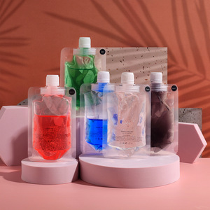 Brillo Labial con Base Transparente en Bolsa Autoportante de 50ml, 100ml, 200ml, Fórmula Líquida Transparente para Personalización DIY - Product Image 1