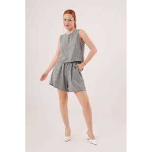 Ensemble deux pièces décontracté anthracite, chemisier à boutons et short à poches, taille XS, pour tenues d'automne - Product Image 4