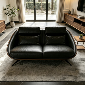 Divano Vintage con Dettagli in Legno Caldo e Contrasto in Pelle Nera per Interni Mid-Century e Moderni - Product Image 4