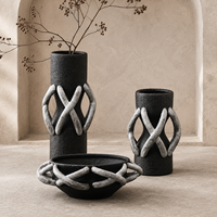 Vase à fleurs en céramique moderne, design géométrique à boucles croisées, vase texturé noir et gris pour table console, décoration intérieure