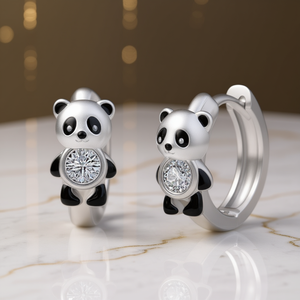 Boucles d'oreilles Huggie Panda en Or Blanc E1875 avec Strass en Cristal Sertis, Mignonnes, Style Dessin Animé, Unisexe, pour Usage Quotidien - Product Image 2